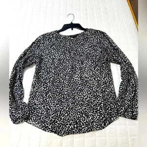 Banana Republic Women's Black and White Blouse - Size Small